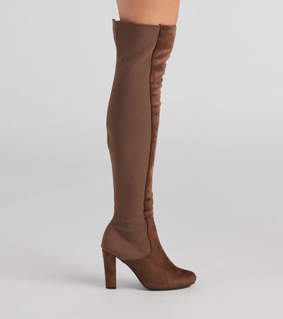 ELENA| Botas ajustadas sobre la rodilla.