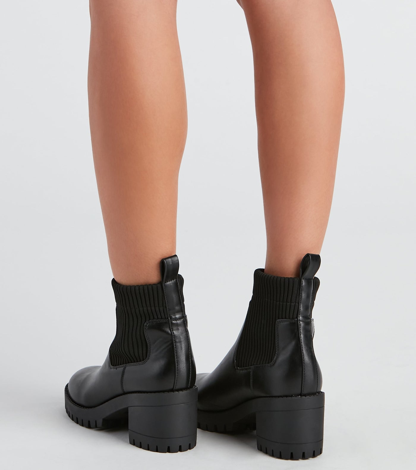 Botin tacon grueso.