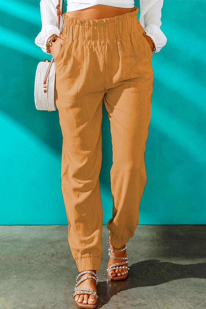 Pantalon casual, combinable con otras prendas.