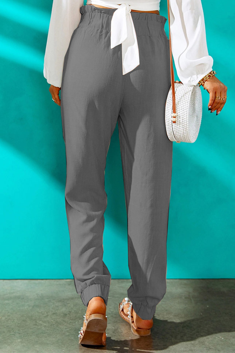 Pantalon casual, combinable con otras prendas.