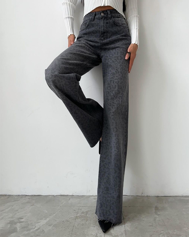 Pantalones rectos y anchos con estampado de leopardo