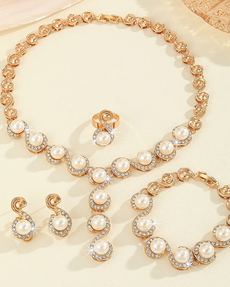 Conjunto de collar y pendientes de perlas de imitación