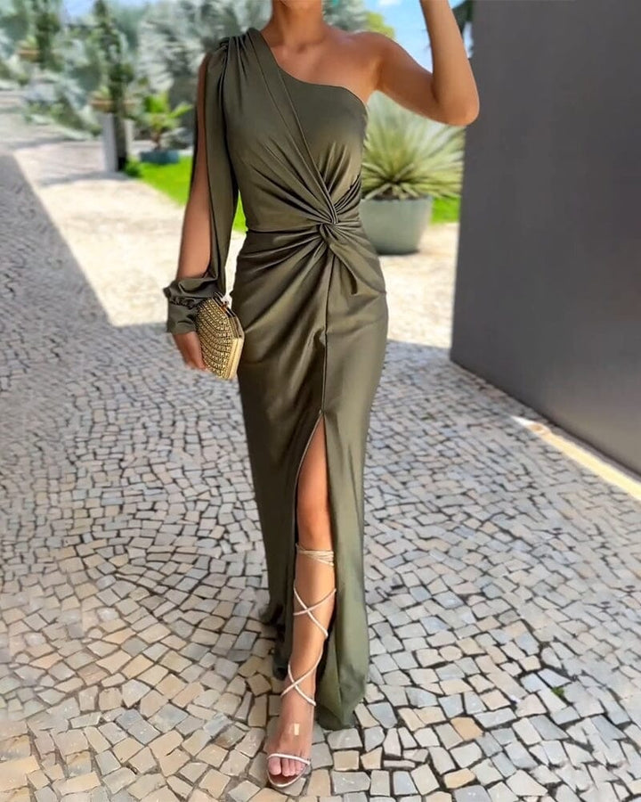 YENI, VESTIDO DE COCTEL Y ATEMPORAL.