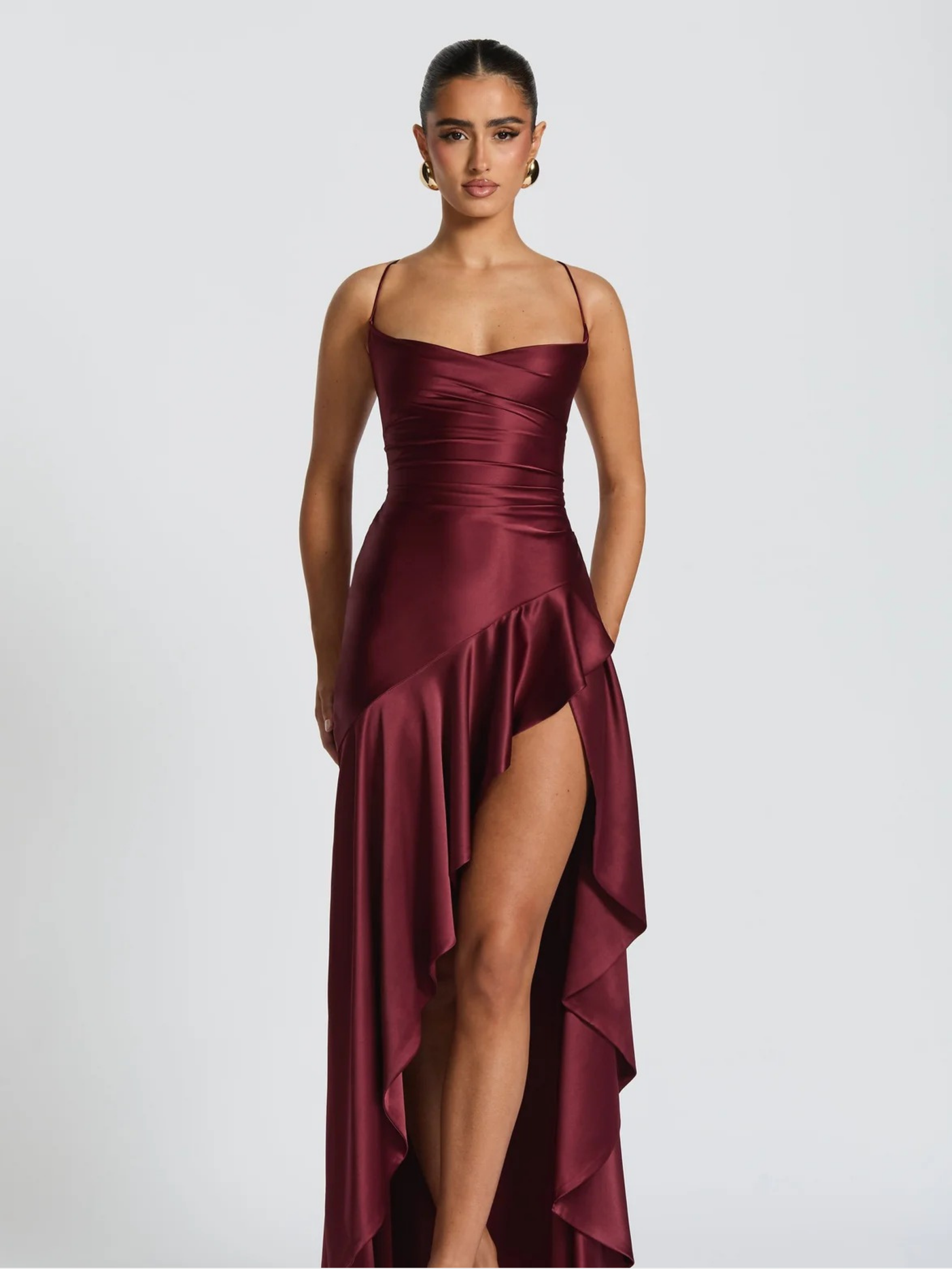 ALBA| Vestido con abertura en el muslo, expectacular.