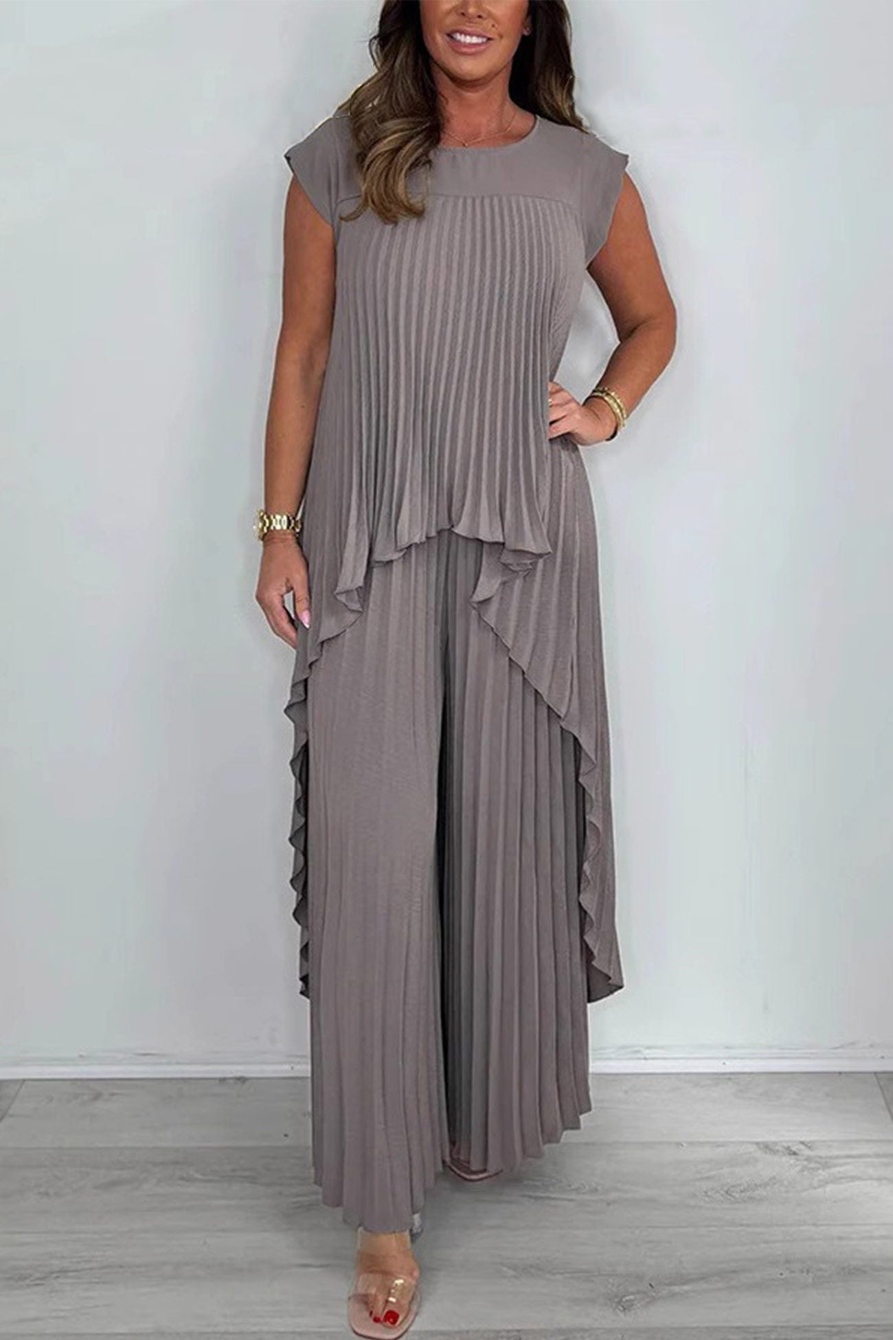 ANA| Conjunto moderno con pliegues.