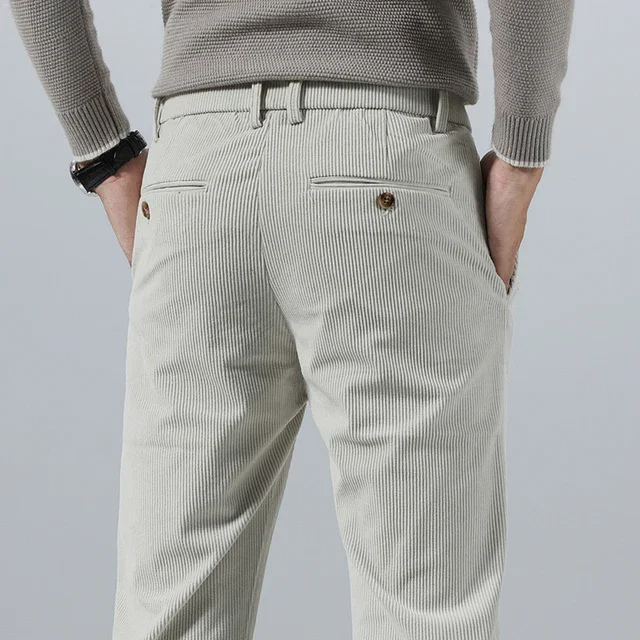 ALBERT| Pantalones de pana , ajustados, largo clásico .