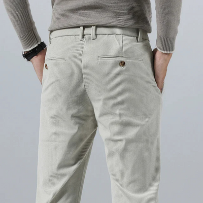 ALBERT| Pantalones de pana , ajustados, largo clásico .