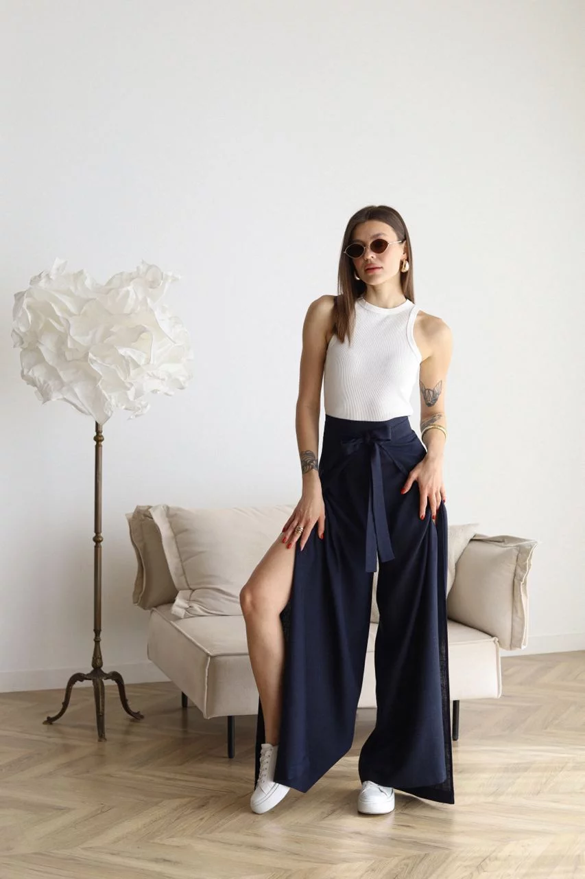 CARLOTA | Pantalón ancho de lino, con apertura en pierna