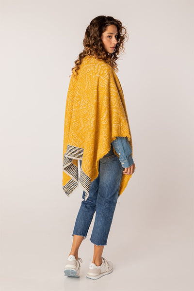 CATI| Poncho de mujer estampado en ámbar