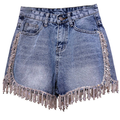 Leyla| pantalon corto con detalles brillantes.