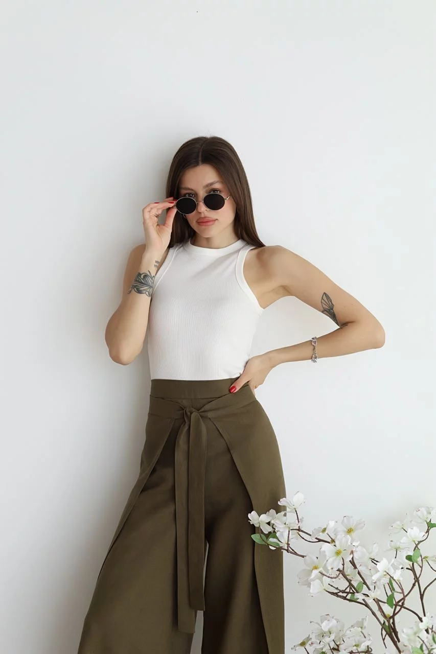 CARLOTA | Pantalón ancho de lino, con apertura en pierna