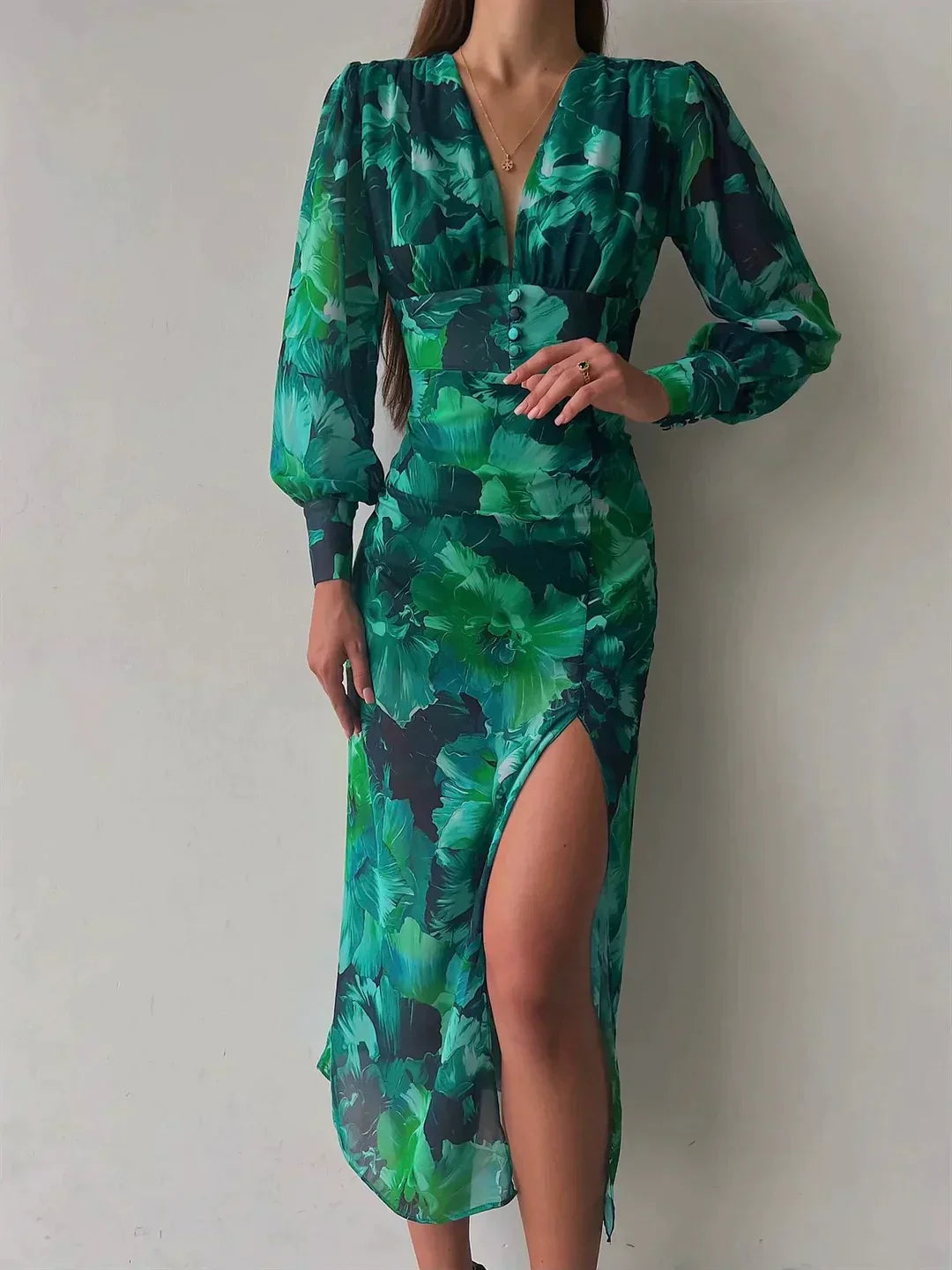 OLGA| Vestido largo , manga larga y diseño plisado.