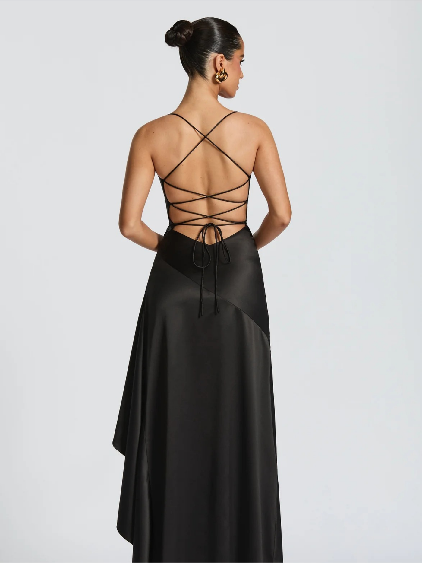 ALBA| Vestido con abertura en el muslo, expectacular.