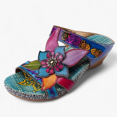 Sandalias bohemias para mujer con detalles trenzados .