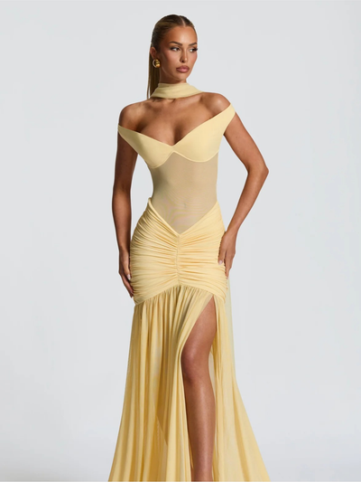 VIOLETA|  Impresionante y glamuroso.