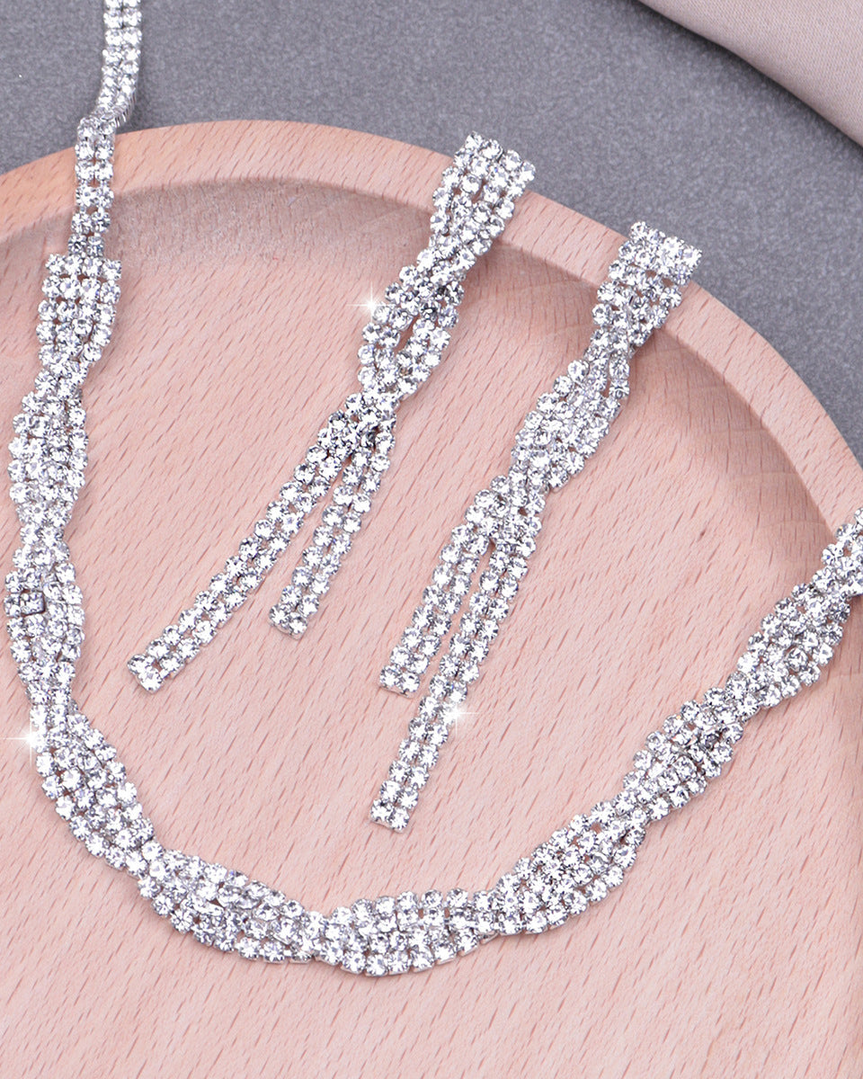 Conjunto de dos piezas de accesorios de noche, collar y pendientes
