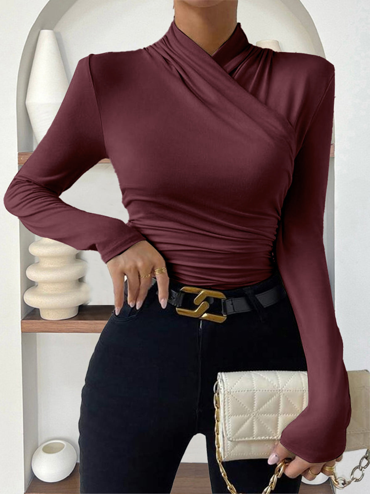 OLGA| camiseta elegante con cuello cruzado.