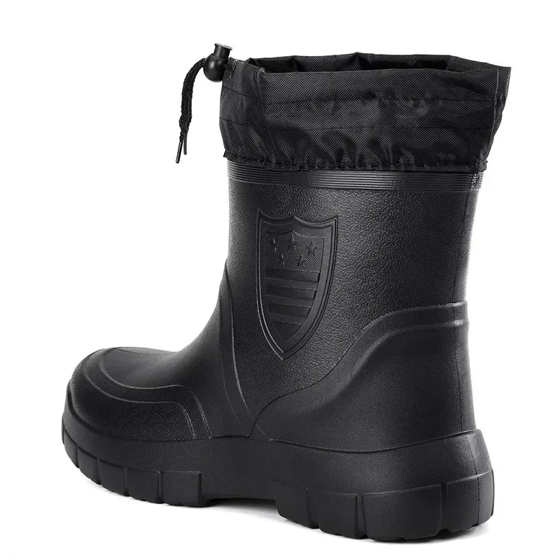 Botines de hombre en goma aislante ofrecen una protección confiable contra la humedad