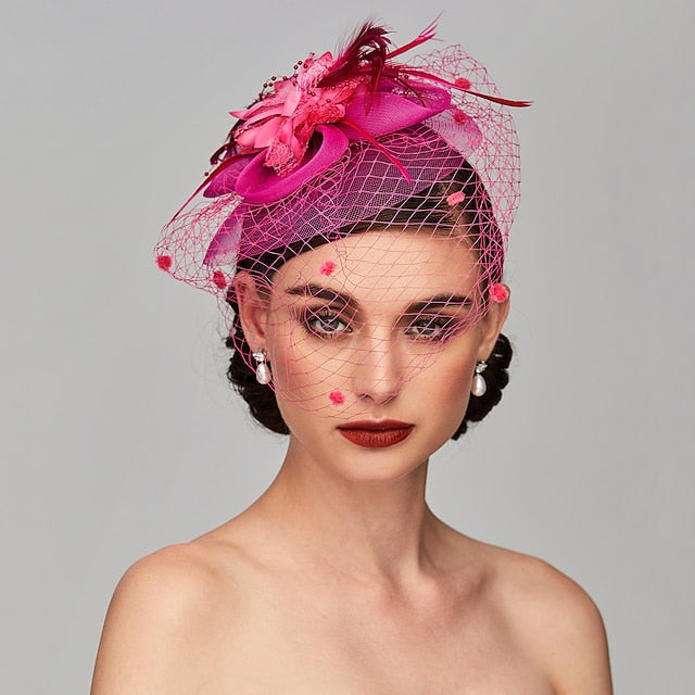 Tocados elegantes con diadema de clip, plumas y flores florales.