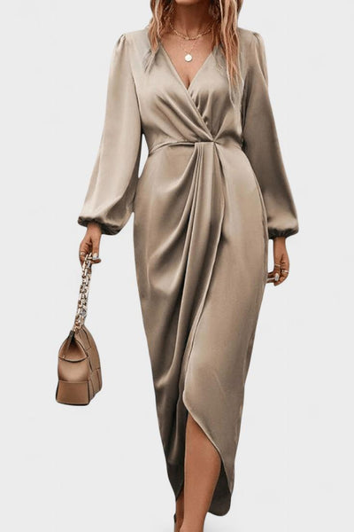 Ines |  con un ligero brillo que cae como la seda.