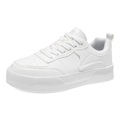 Zapatillas bajas de hombre con suela gruesa y acabado limpio.