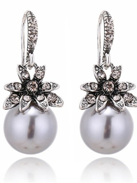 Pendientes largos de perla de imitación