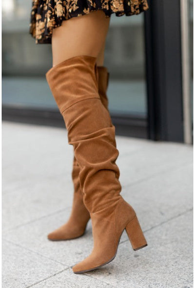 MARTA| Botas altas sobre la rodilla de gamuza.