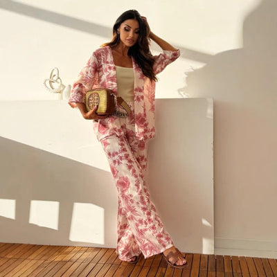 VITORIA|Conjunto de dos piezas, estampado floral, Top tipo kimono holgado y pantalón ancho.