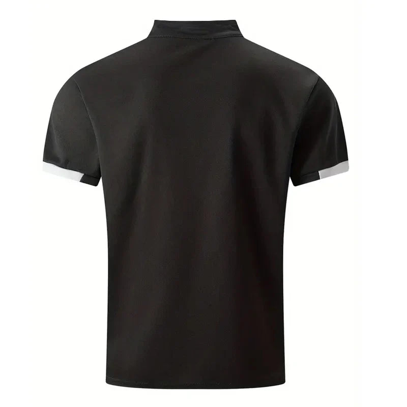 Polo moderna para hombre con cuello mao y detalle de botones.