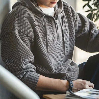 Antonio| Sudadera con capucha y bolsillos.