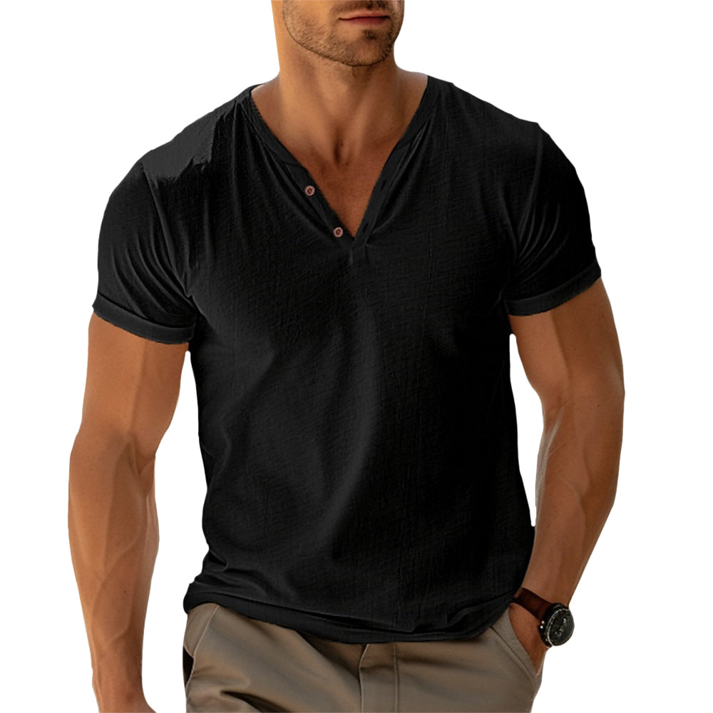 MATEO| Camiseta de hombre con cuello en V y detalle de botones .