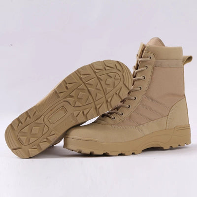 Botas estilo militar.