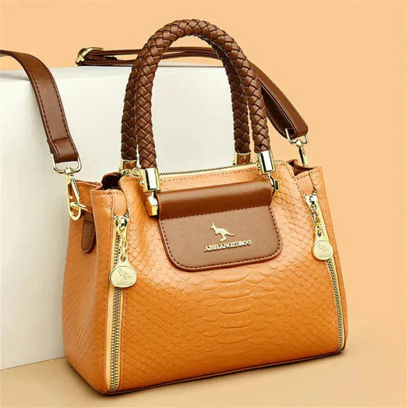 Carmina Ortin™ | Lea