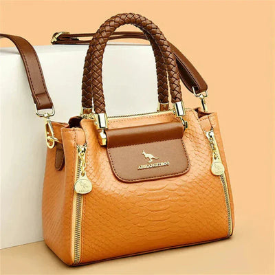 Carmina Ortin™ | Lea