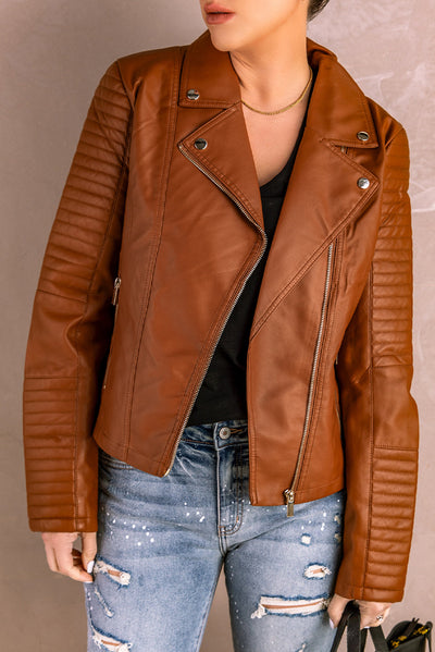 Chaqueta de cuero, basica, estilo y comodidad.