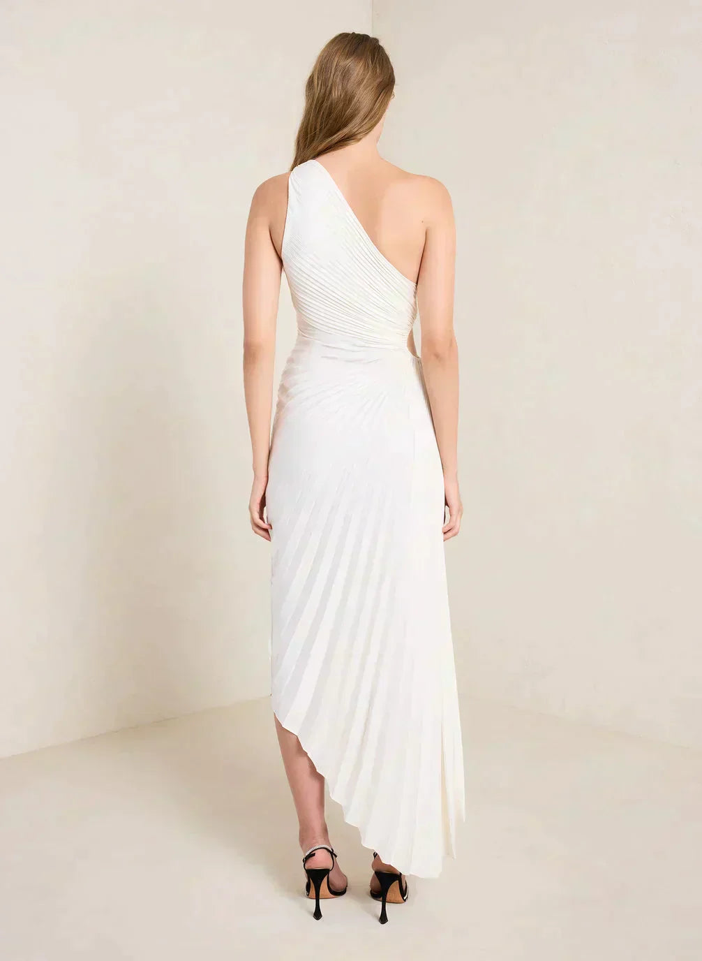 BRUNA - VESTIDO MIDI PLISADO DE UN SOLO HOMBRO