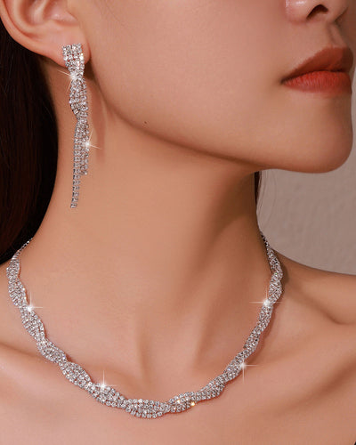 Conjunto de dos piezas de accesorios de noche, collar y pendientes