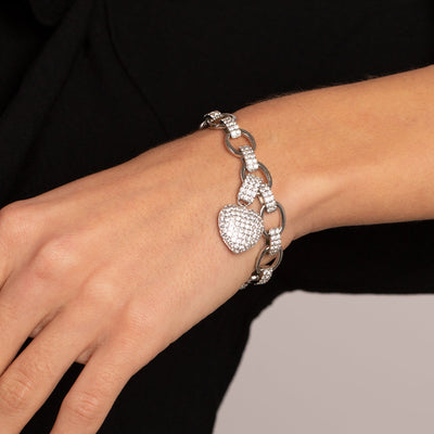 Pulsera Corazón Plateada con Brillantes – Encanto Sofisticado