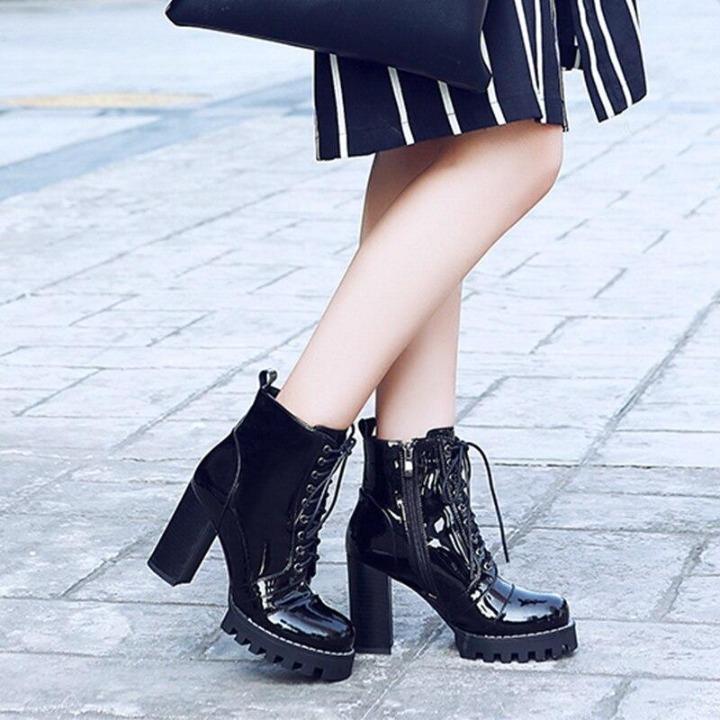 Botin de tacon alto elegante.