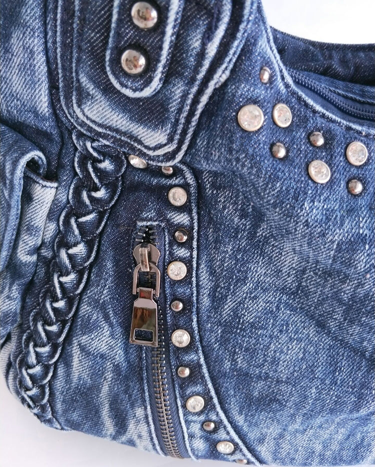 Bolso informal  estilo vaquero.