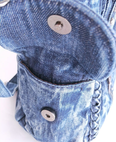 Bolso informal  estilo vaquero.