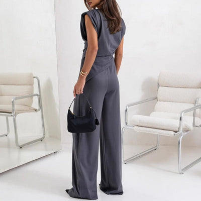ANDREA| Conjunto elegante de mujer con drapeado sofisticado y pantalones fluidos .