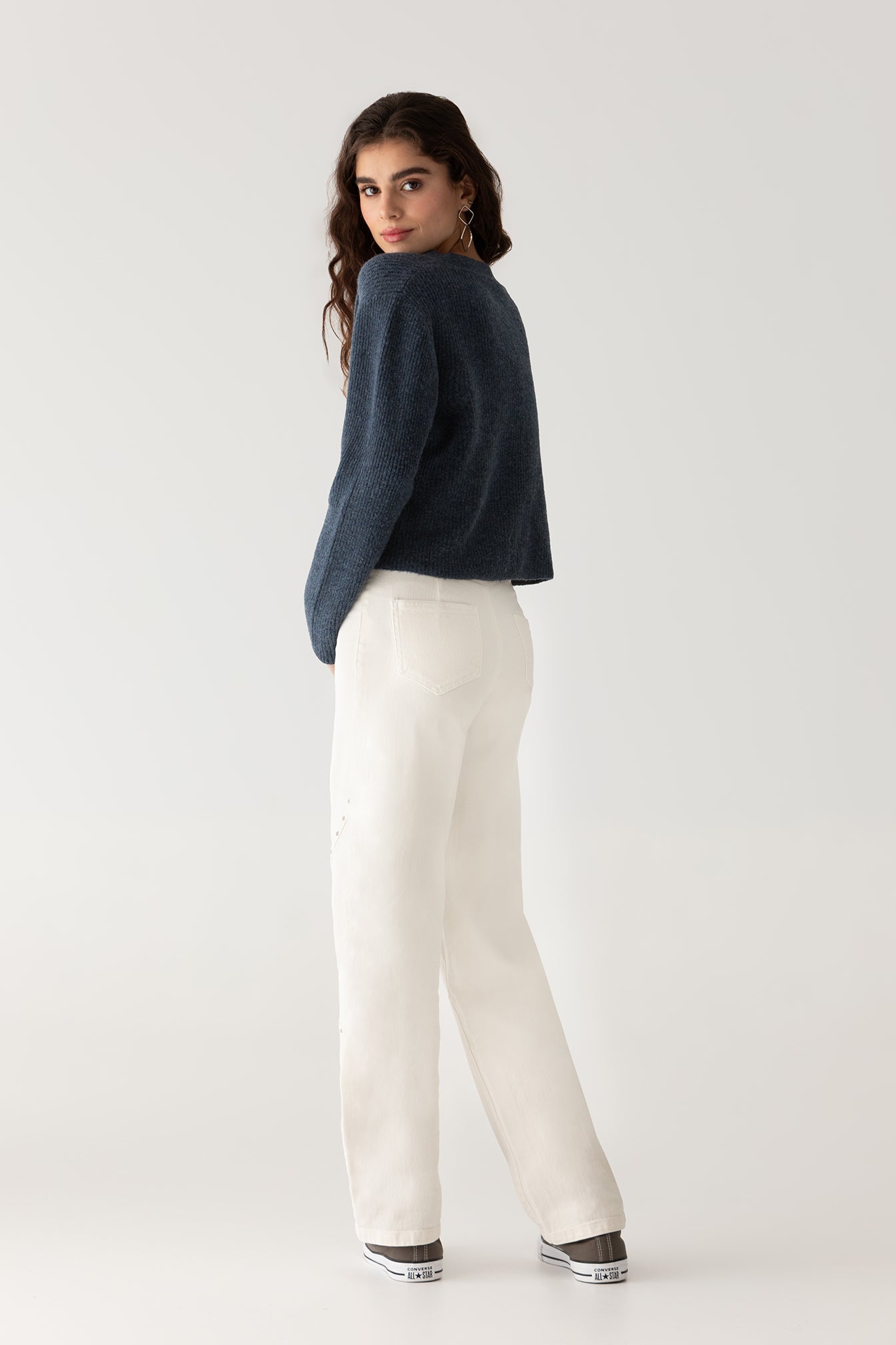 JEANS CORTES TACHUELAS